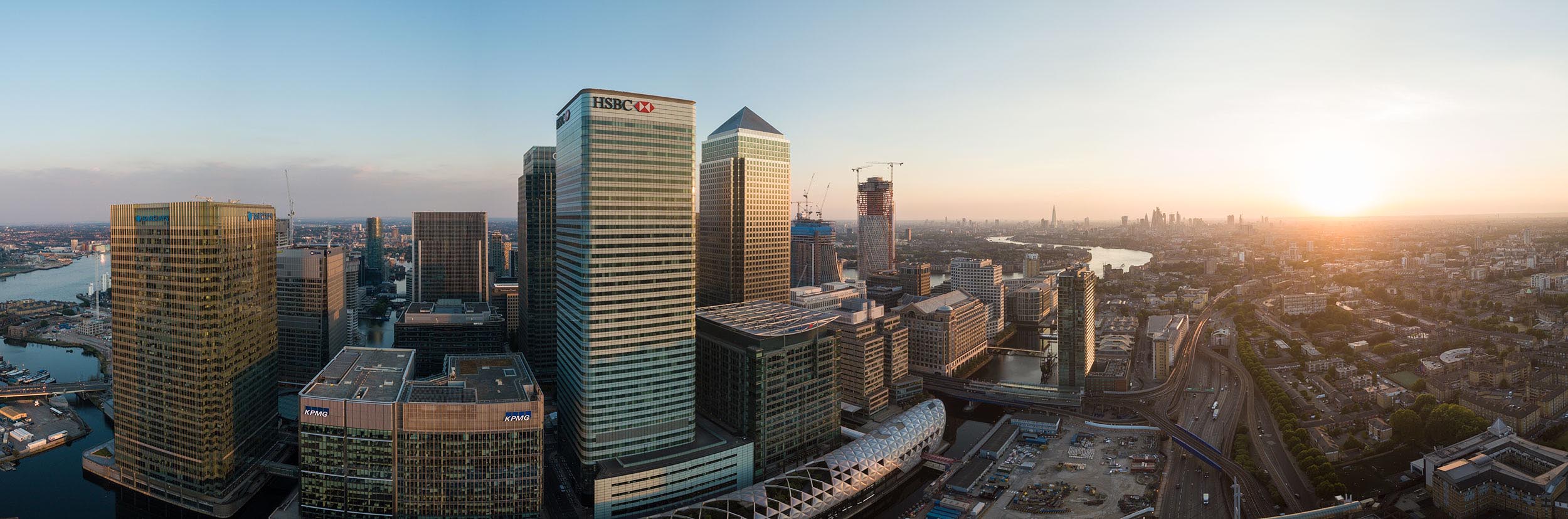 canary-wharf-london-panoramic-sunset-cityscape-docklands