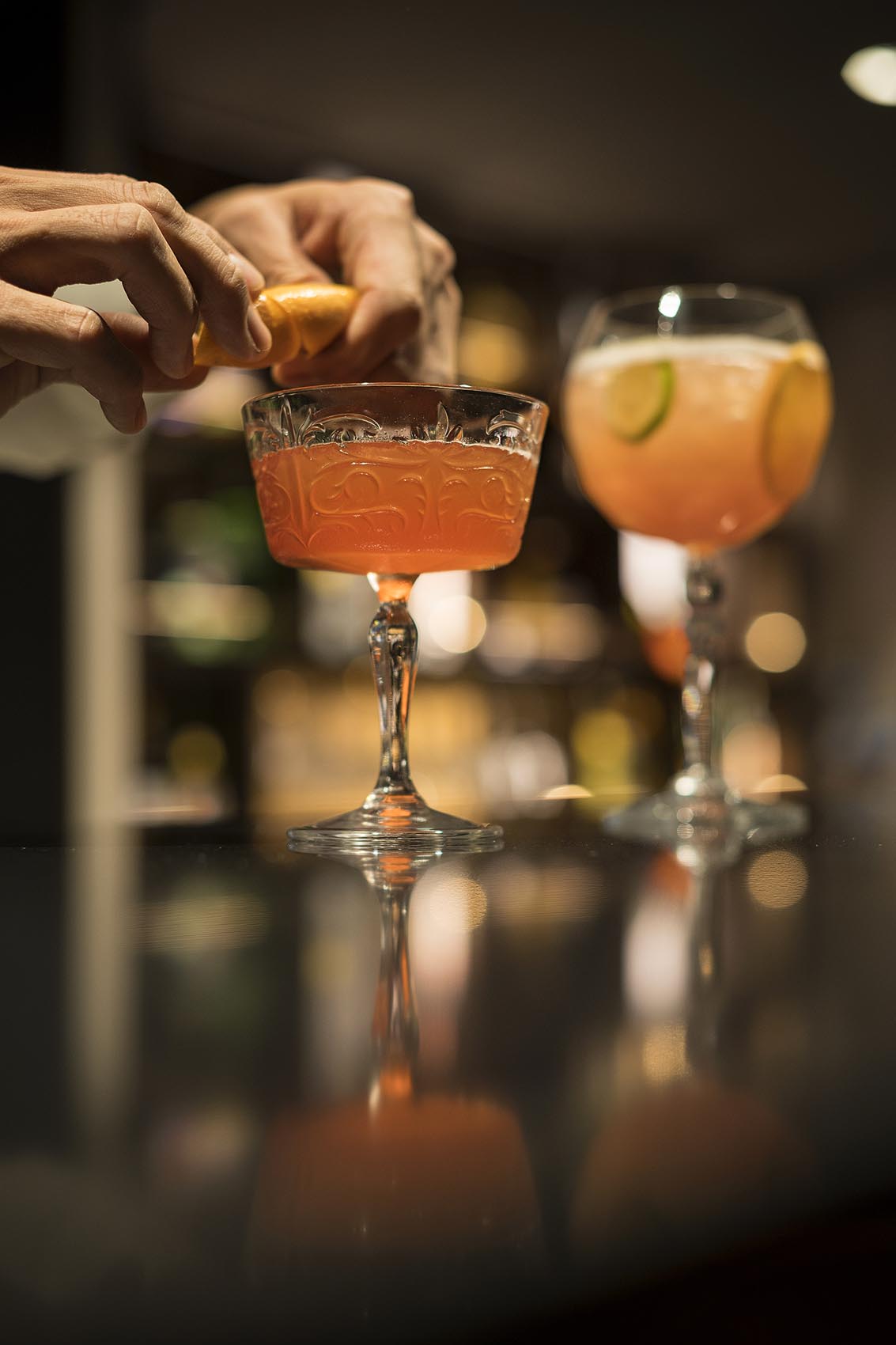 cocktail_bartender_bar_cruise_ship_photography