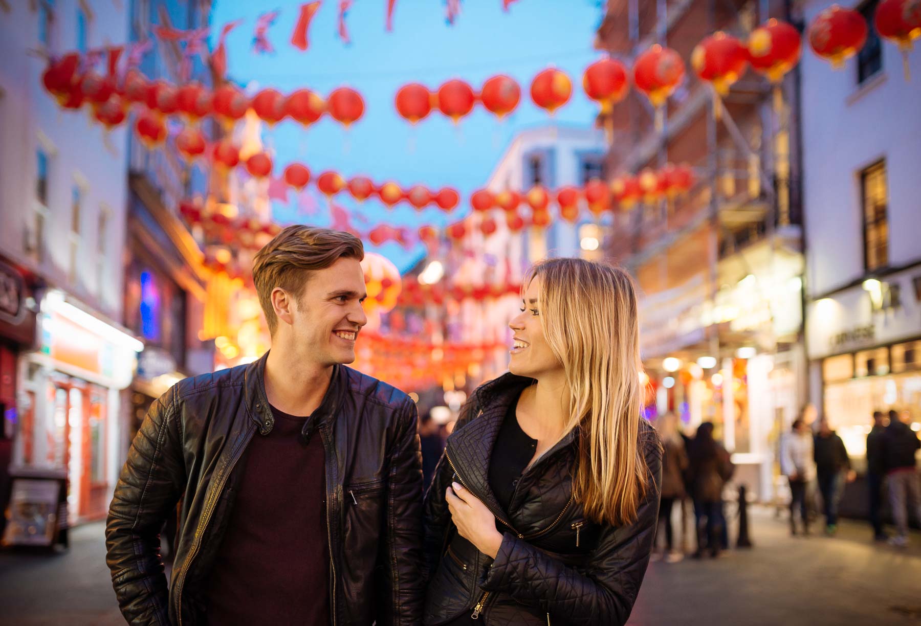 couple-soho-chinatown-together-romantic-evening-twilight-london-lifestyle-19