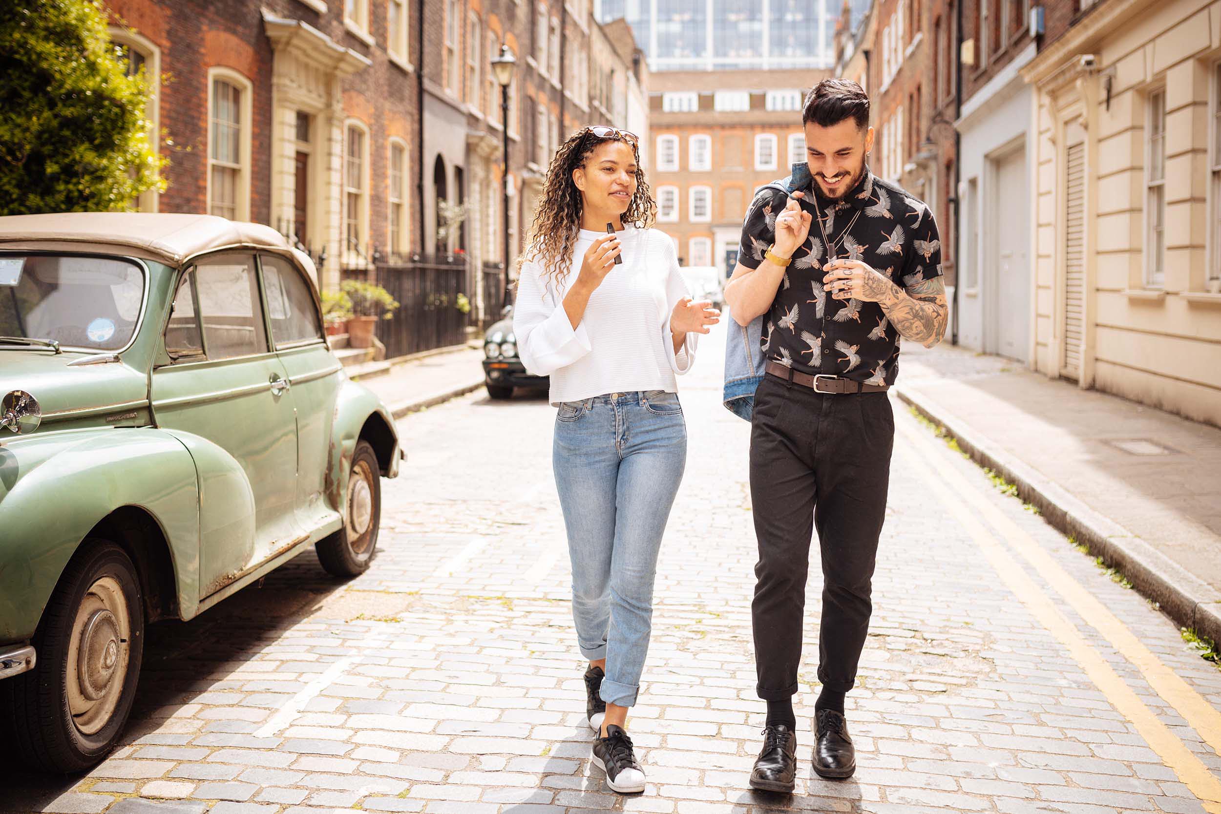 couple-walking-street-urban-lifestyle-photographer
