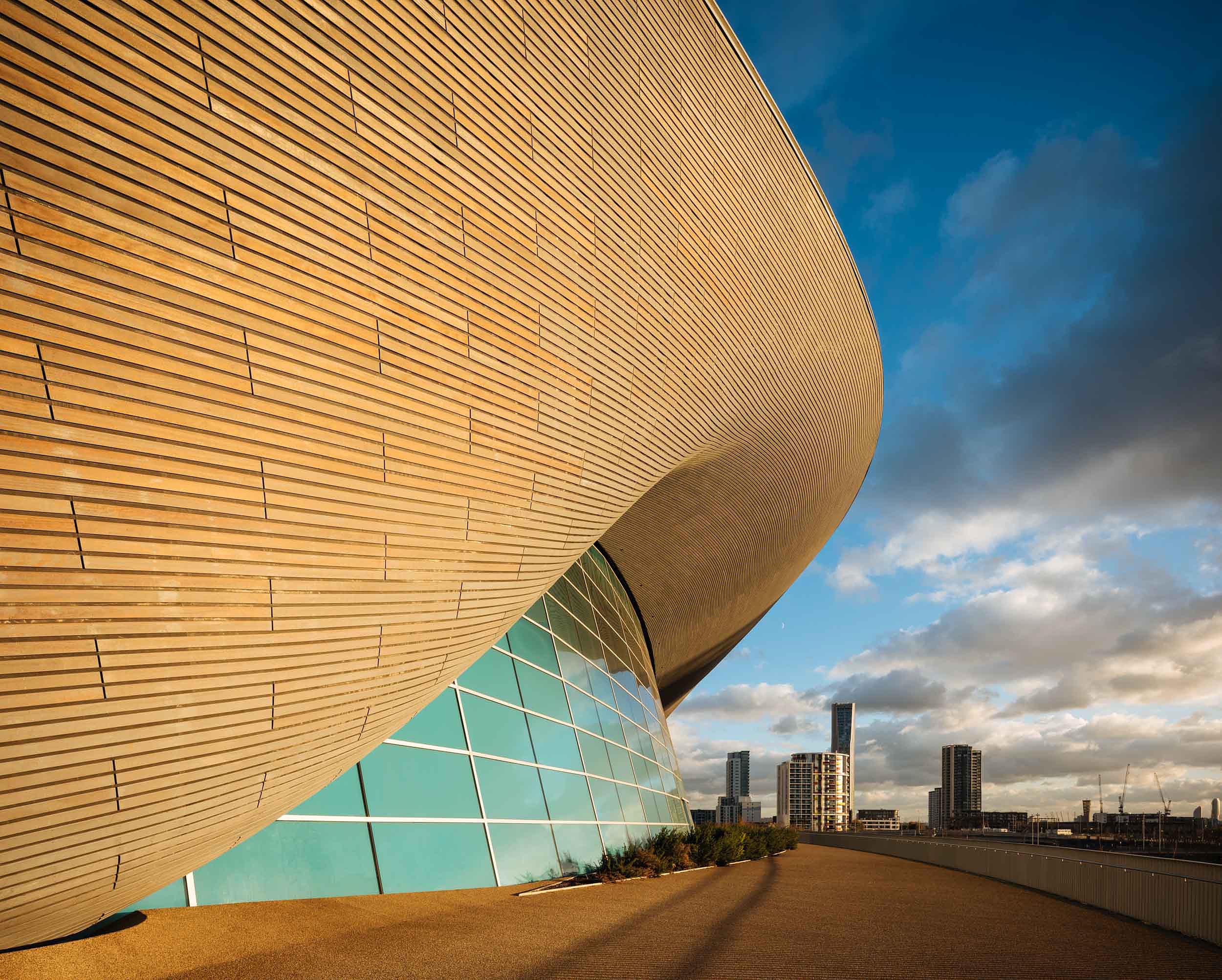 exterior-aquatics-centre-stratford-architecture-wood-cladding