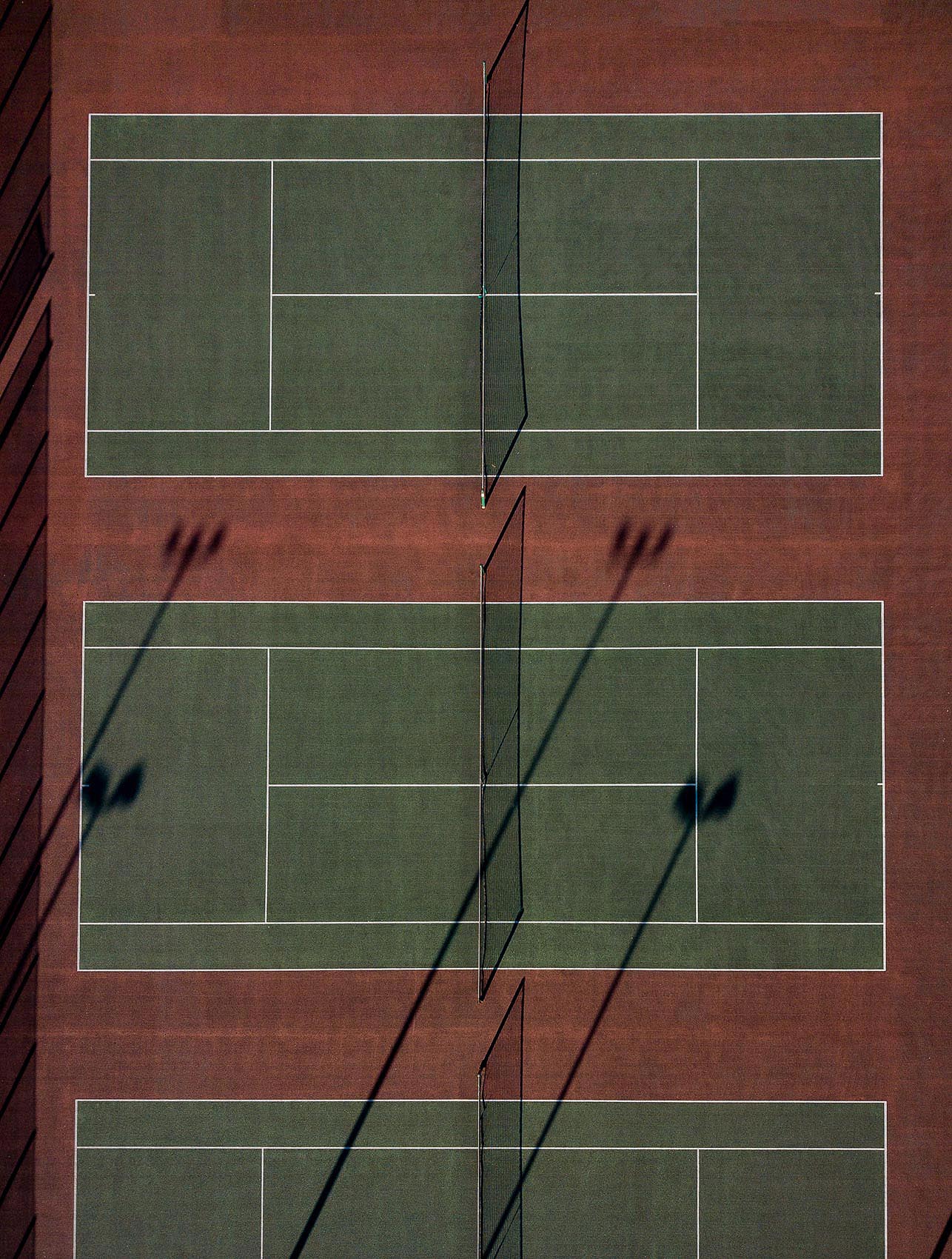 graphic-tennis-courts-aerial-overhead-london
