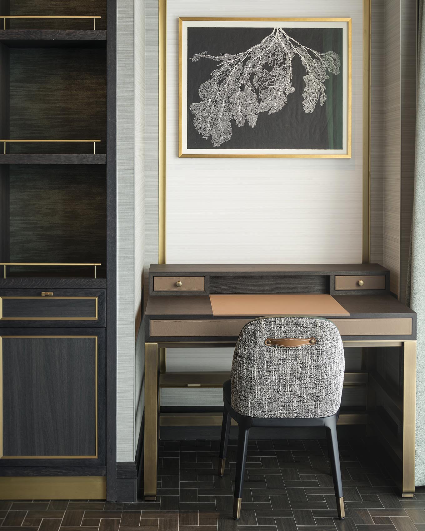 interior_decor_desk_cruise_ship_photography