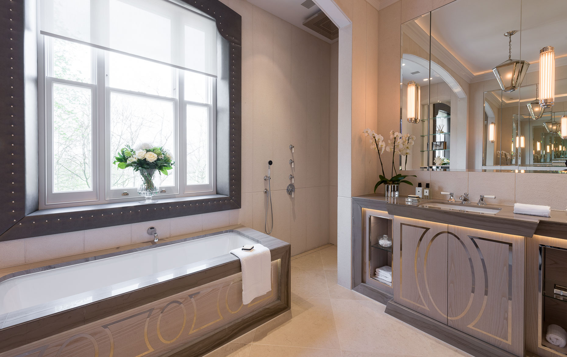 phillimore-gardens-bathroom-interior-photographer-kensington-london-property-13