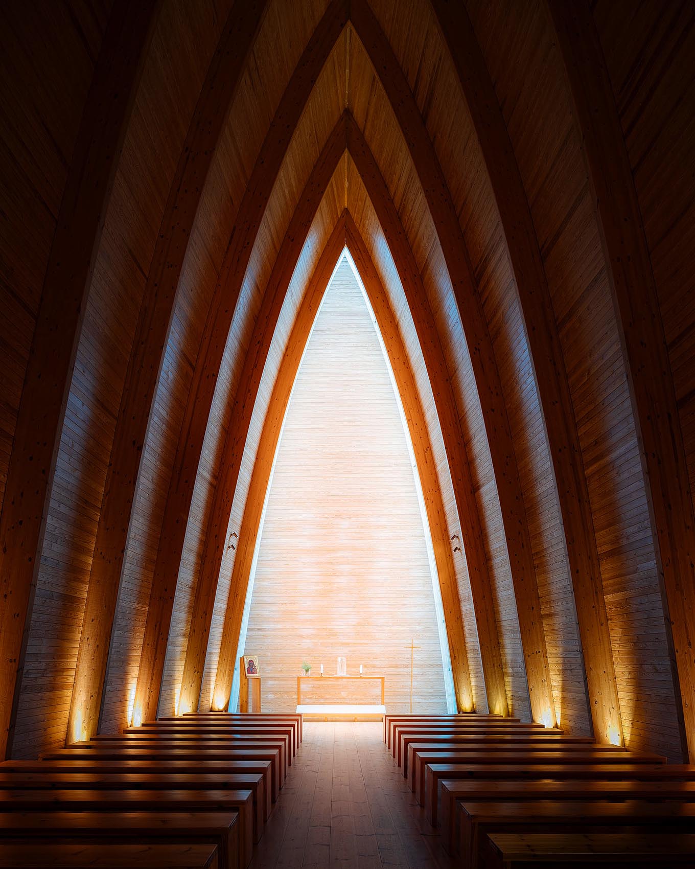 st-henrys-ecumenical-art-chapel-turku-finland-modern-interior-photography
